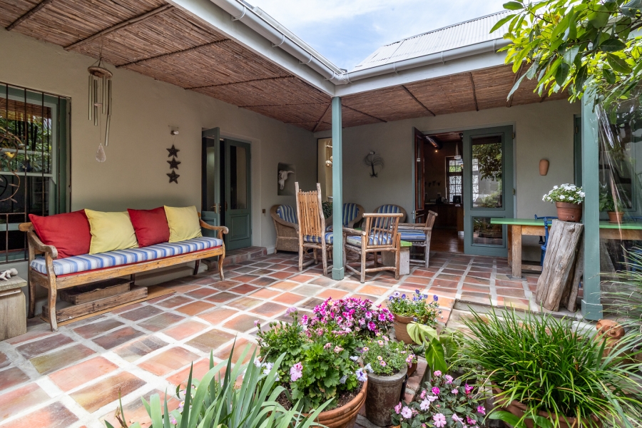 6 Bedroom Property for Sale in Paarl Central Western Cape